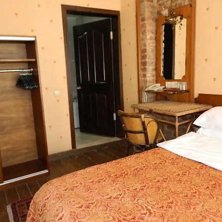 Apricot Hotel 3*
